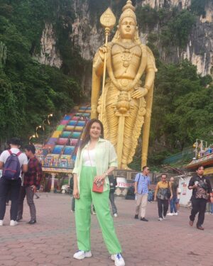 Bhagyashree Instagram - #throwbackthursday to clips of my trip to Kuala Lampur, Malaysia.
1. Holidaying Me
2. Us at the famous Petronas twin towers.
3. Coffee at the Dior cafe
4. Pavillion Mall
5. Merdeka 118, the world's 2nd tallest tower.
6. At Ironfairies at Trec
7. Oh I deserved the treat
8. At Batu Cave Temple of Lord Murugan
9. At the Wet deck, a rooftop bar at W
10. A trailor of my trip

#kualalumpur #holiday #malaysia #holidaydestination #dior #batucaves #placestovisit #petronastowers #merdeka #ironfaries