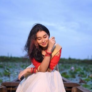 Bhama Arun Instagram - ഉത്രാടം 🌷
.

@bhama.arun 
.
@i_abs_ 
#abs 
#abhinsiddharth 
#storiesbyabhinsiddharth 
.
@renjithrajmakeupartist 
@brahma.designs_swathydishipth