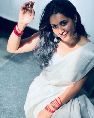 Bhama Arun Instagram - Sunshine ☀️ 
Because i am made for sunny days ☀️ 
 

Pc: @f__p__v 

#onam #onamcelebration #sunnyday