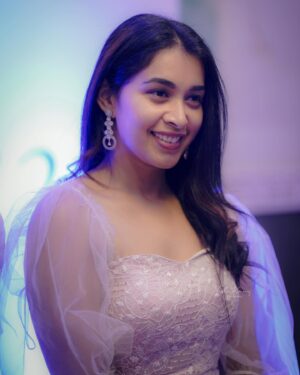 Bhama Arun Instagram - 🤍🤍

Costume: @briella.in