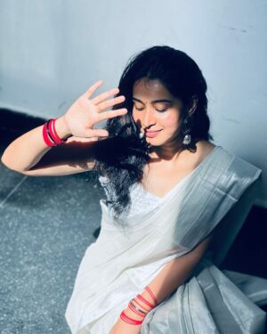 Bhama Arun Instagram - Sunshine ☀️ 
Because i am made for sunny days ☀️ 
 

Pc: @f__p__v 

#onam #onamcelebration #sunnyday