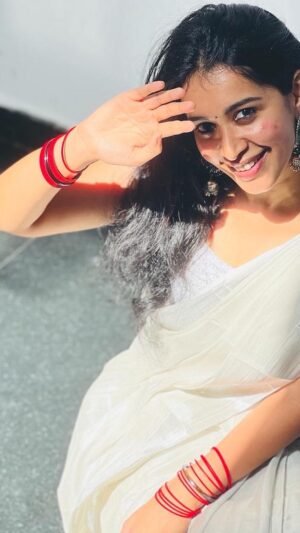 Bhama Arun Instagram - 🤍🤍🤍🤍🤍 

#tamil #tamilsongs #trendingreels #trendingsongs #favorite