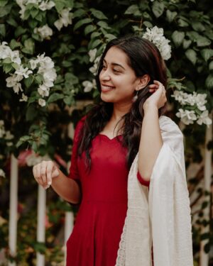 Bhama Arun Instagram - ❤️

Pc: @alfas_azees_ 

#red #white #bloom #monday