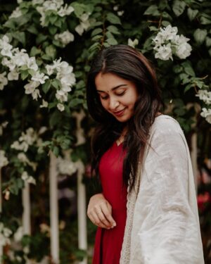Bhama Arun Instagram - Purity, freshness and sterility❤️

Wearing: @btt_speakzz 
Pc: @alfas_azees_ 

#saturday #red #white