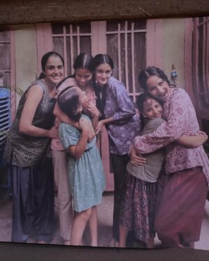 Bhavna Choudhary Instagram - After waiting for more than an year, finally sharing my most cherished album from the sets of FARREY. Eternally grateful for working with the most talented and inspiring artists. Special mention to @ronitboseroy sir and @juuhithesoniibabbar ma’am for being so warm and helping throughout our performances. And the mind behind it all @soumendra_padhi sir. And @vijayganguly sir for making MACHADE TABAHI possible keeping it raw, real and fun. Thank you for accepting me as Priyanka Didi, go watch the film at your nearest cinemas now! 😇✨🌷