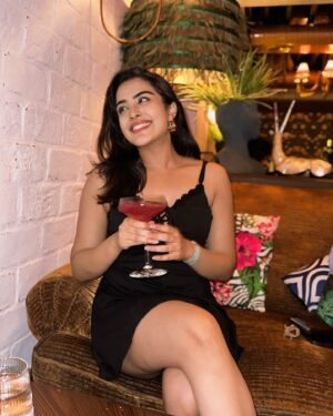 Bhavna Choudhary Instagram - Wine & dine 🥂