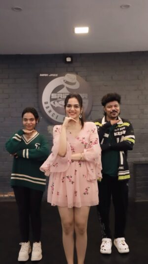 Bhavya Trikha Instagram - Grove with me on #Kuttymaa 
Join me in celebrating the cute anthem!! Send me your reels by mentioning #Kuttymaa #jinn