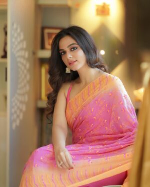 Bhavya Trikha Instagram - 🤍
.
.

Photographer - @camerasenthil
Makeup - @elegant_bridalstudio
@pro_velu 
Shoot Organized by @rrajeshananda