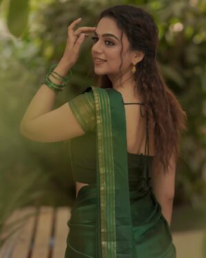 Bhavya Trikha Instagram - As my Insta family wished, here’s my traditional, homely look🙏🏻☀️
.
.
 @ivalinmabia
 @camerasenthil @jeevithamakeupartistry @rrajeshananda