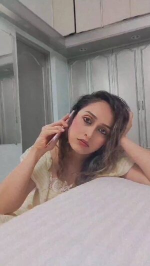 Bhumi Rajgor Instagram - Pata nahi problem kya hai yaar.. Sab ladke bhaag kyun jaate hai?
.
.
.
#boyfriend #girlfriend #monologue #love #pyar #bollywood #actor #pyarkapunchnama #funnyreels #instagood #instareels #funnymemes #comedy