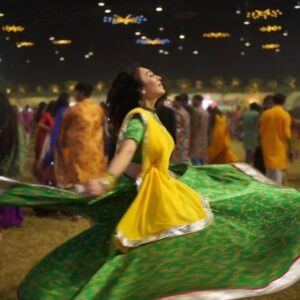 Bhumi Rajgor Instagram - Mane garbe ghoomva no rang laagyo..

Garba: @radio_mirchi_98.3 
📷 : @gennext.studio 
🎤 : @sanoza11 
.
.
.
# Navratri #garba #gujarat #ahmedabad #amdavad #savetraditionalgarba