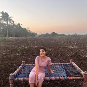 Bhumika Barot Instagram - Golden glow ☀️ 

Welcome 2024 💘🌳