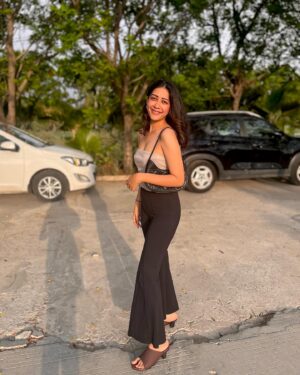 Bhumika Barot Instagram - Weekend gateway 🌴