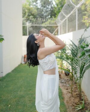Bhumika Barot Instagram - चांदनी 🤍