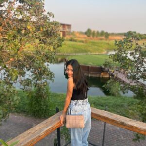 Bhumika Barot Instagram - 🌞 🪴 🖤