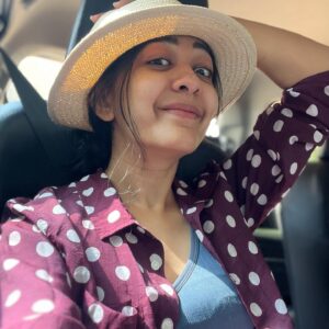 Bhumika Barot Instagram - Hello my love 💚💭🌳❄️
