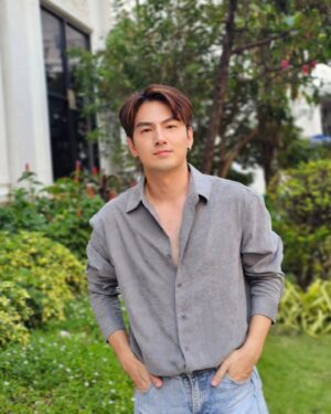 Bhuripat Vejvongsatechavat Instagram - ไม่ได้จะโปรโมท.... แต่พี่โสดนะน้องๆ 😘😍🥰😆