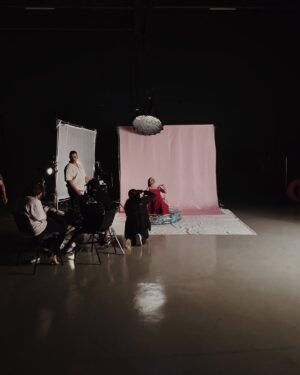 Bia Jordão Instagram - olhando minhas fotos deu vontade de música nova, e por ai? quem mais compartilha do mesmo sentimento? 🙃