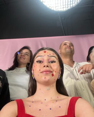 Bia Jordão Instagram - olhando minhas fotos deu vontade de música nova, e por ai? quem mais compartilha do mesmo sentimento? 🙃