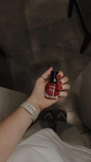 Bia Jordão Instagram - 🍓🍓🍓 

#nails