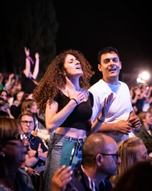Biagio Antonacci Instagram - Che sballo Roma ❤️

Grazie a @tananaimusica e @sonogiorgiopoi per aver condiviso il palco con me per alcuni brani... stasera si replica! 🚀 

#FUNZIONASOLOSESTIAMOINSIEME