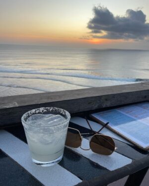 Bianca Bradey Instagram - Back in Sydney. And going through all the photos. Uluwatu days….the sunsets 🌅