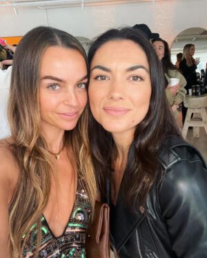 Bianca Bradey Instagram - Sundays with Rox. Still life. & video….. 

(Special mention to the man in the background. Legend 🤧😂👌🏼)