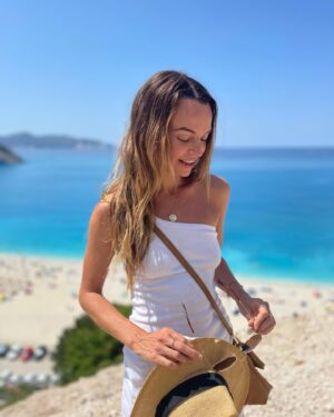 Bianca Bradey Instagram - #tb 1 year ago today. Greece. With 
@andrea__ha ….What a magical place on earth 🇬🇷 🏝️