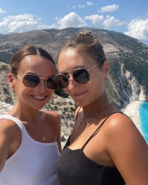 Bianca Bradey Instagram - #tb 1 year ago today. Greece. With 
@andrea__ha ….What a magical place on earth 🇬🇷 🏝️