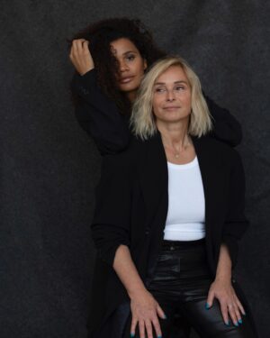 Bianca Cristovao Instagram - The joke about my mom actually came out on her birthday 🎂 she is the most hilarious person ever so she loved it. 
It’s a big birthday week of these two incredible sisters (mu mom and my auntie)who’ve always been there for me since I was born ❤️🙌🏾 love always 

First pic credit @lucietheluce 🙏🏾