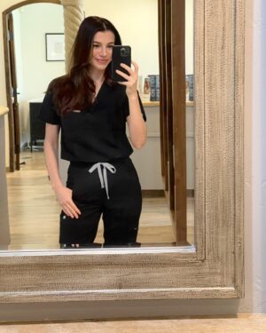 Bianca Haase Instagram - Index
1- Sunscreen is the new makeup
2- Train with the best
3- Work with the best
4- Mood with the best
5- But really, sun protection at all costs

#skincaretips #skinisin #melasmatreatment #estheticiantips #buccalmassage