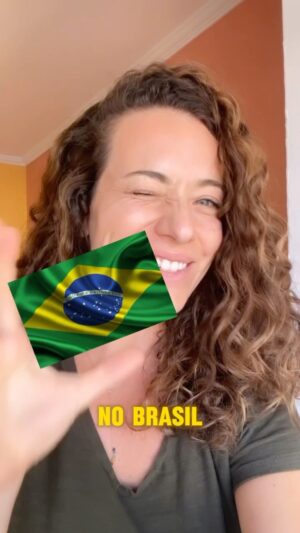 Bianca Muller Instagram - Oiiii mundooo…
Só pra dizer que bom filho à casa torna e, Sim: EU ESTOU NO BRASIL já faz um tempinho!!! 
MORANDO !!!
Então tá.. era só isso mesmo!
Beijo e manda jobs😘
Curte, cometa e compartilha meu vídeo pra engajar essa bagaça aqui que nem só de visualizações vive o homem! 
;)
