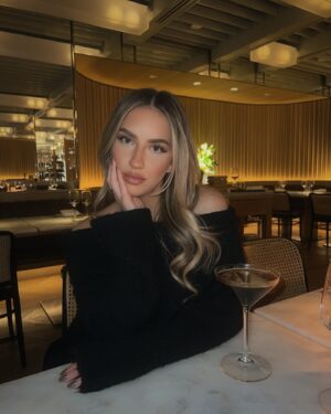 Bianca Pilon Instagram - @marcus_montreal 🍸 

had a preview of their valentines day menu last night and let me tell you, you don’t want to miss out xx 

thank you for everything @marcus_montreal @fsmontreal