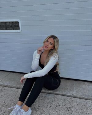 Bianca Pilon Instagram - cute new activewear >>>
@rudsak
