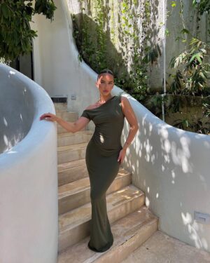 Bianca Pilon Instagram - favourite place. 🕊️🥥☁️🤎