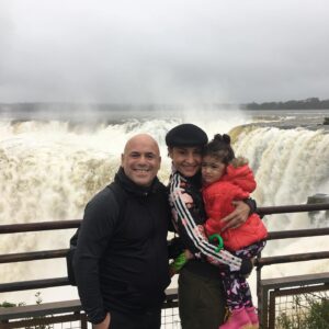Bicho Gómez Instagram - Llegando al final de hermoso viaje!! Algunas imágenes de lo bien que la pasamos Todo gracias a @may_ariadna por acompañarnos 
@juanpedrotur @iguazu.jungle @fortin.cataratas 
@paraisonaturaliguazu Gracias volveremos!!!
#padres #pure #cocina