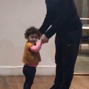 Bicho Gómez Instagram - Aquí ensayando con Renata la coreo de @vero_pecollo para la academia!!
