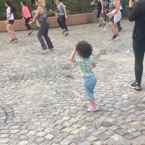 Bicho Gómez Instagram - Renata se coló en una clase de zumba porqué quiere llegar en forma para el verano!!