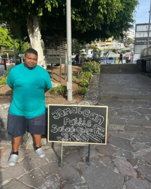 Big Narstie Instagram - Met a new friend yesterday rate my dance choreography loool big up moo moo @narstiesspot @bdltenerife 🌎🌎✈️❤️❤️❤️⭐️🙏🏿🥳💯🔥