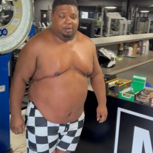 Big Narstie Instagram - #sundayflexchallenge I’m calling out @martynfordofficial @officialaarronlambo @bigblackghanaman @armz_korleone @therock 24 hours to reply loool @musclebasegym WHO WANTS it ❤️⭐️🙏🏿💨🌎💯 #healthylifestyle #bdl #feelgood #selflove