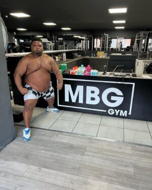 Big Narstie Instagram - #sundayflexchallenge I’m calling out @martynfordofficial @officialaarronlambo @bigblackghanaman @armz_korleone @therock 24 hours to reply loool @musclebasegym WHO WANTS it ❤️⭐️🙏🏿💨🌎💯 #healthylifestyle #bdl #feelgood #selflove