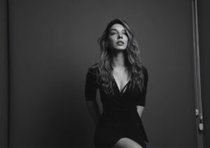 Bihter Delüv Instagram - 〰️

📸 @adnanonal