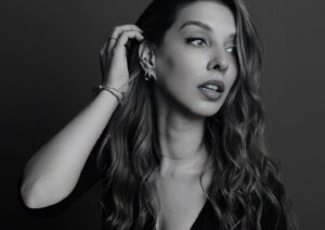 Bihter Delüv Instagram - 〰️

📸 @adnanonal