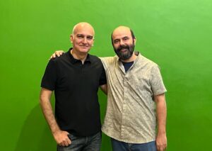 Bijan Banafshekhah Instagram - .
.
این عکسها به درخواست بنده گرفته شد
.
سریال  مگه تموم عمر چند تا بهاره؟
.
کارگردان: سروش صحت
.
تهیه کننده: محمدرضا تخت کشیان

.
عکاس(با موبایل): مریم تخت کشیان
.
@maryamtakhtkeshian
.
#علی_مصفا 
.
#بیژن_بنفشه_خواه