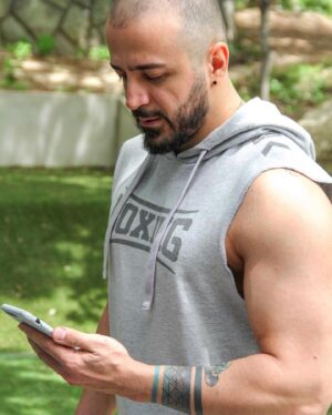 Bijan Banafshekhah Instagram - با آرزوی سلامتی و شکست کرونا برای استادم
@yashar_mrn 
@villavita_gym 
.
#بیژن_بنفشه_خواه