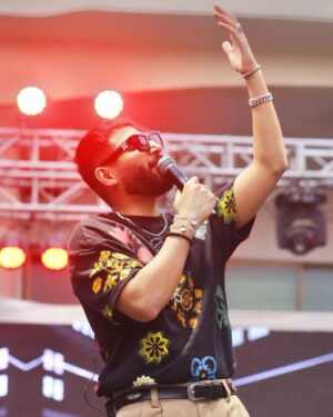 Bilal Saeed Instagram - One concert a day keeps all the stress away 😇☝🏼 😎
#pgctour2023