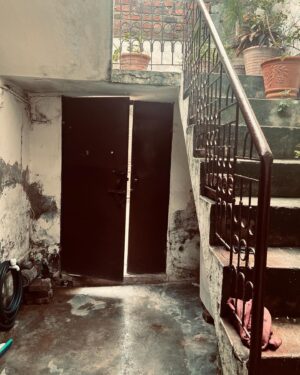 Bilal Saeed Instagram - This is where it all started from! 

#oldhome #sialkot #fatehgarh