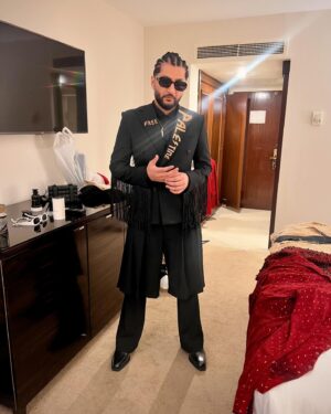 Bilal Saeed Instagram - 🇵🇸 🇵🇸 🇵🇸 

#humstyleawards #freepalestine 
Wearing @vestido1 by @ubairnaeem