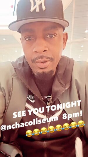 Bill Bellamy Instagram - #charlestonsc Done ran out of biscuits @chickfila 🤣🤣🤣🤣🤣. What are the damn odds!!! I CANT MAKE THIS **** UP!!!! SEE YA TONIGHT 8pm #FestivalOfLaughs @billbellamy @lavellsthacomic @tonytroberts #sommore @nchacoliseum. #comedy #chicken #biscuit #billbellamy