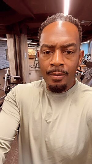 Bill Bellamy Instagram - Pray for me I have to workout with the HULK!! I’m not going to make it!!!😂😂😂😂😂 @billbellamy @ifbbpro_capablescountry  Let’s go!!!!!